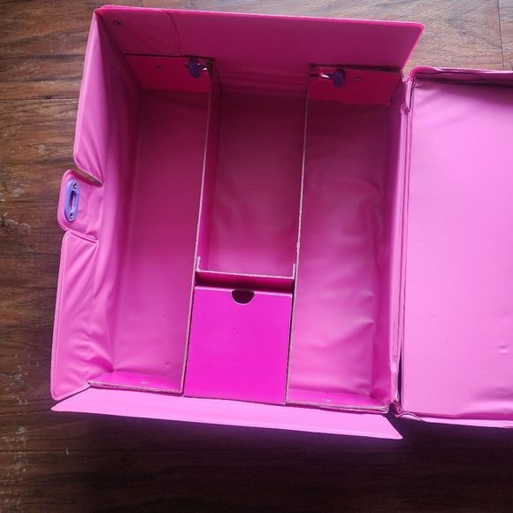 Barbie  - Picture 14 of 16